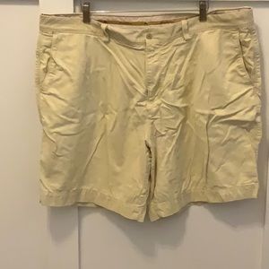 Tommy Bahama shorts size 44 52%Cotton, 45% Tencel, 3% Spandex